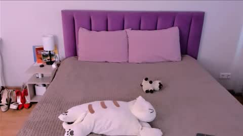 Snapshot of sabrinamacmarren chatting on November 2025 09:44:02 AM Sabrina MacMarren online show from November 2025 09:44:02 AM