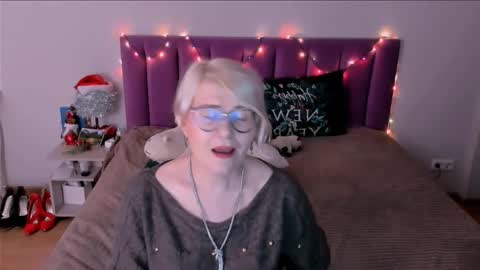 Snapshot of sabrinamacmarren chatting on January 2026 03:25:01 PM Sabrina MacMarren online show from January 2026 03:25:01 PM