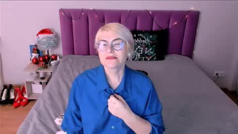 Snapshot of sabrinamacmarren chatting on January 2026 01:46:01 PM Sabrina MacMarren online show from January 2026 01:46:01 PM