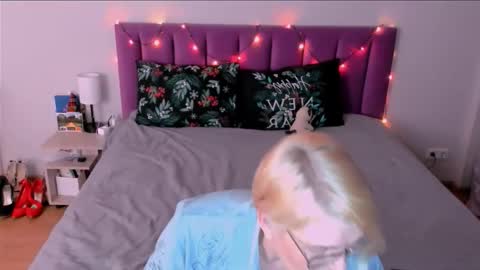 Snapshot of sabrinamacmarren chatting on January 2026 04:22:01 PM Sabrina MacMarren online show from January 2026 04:22:01 PM