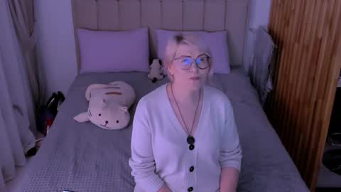 Sabrina MacMarren online show from March 2026 05:06:01 PM