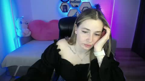 Sabrina Violet online show from July 2026 08:05:01 AM