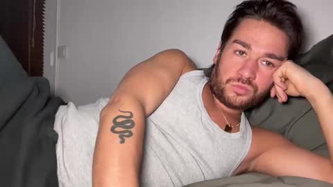 Snapshot of sacha555paris chatting on January 2025 03:47:01 PM Sachaa online show from January 2025 03:47:01 PM