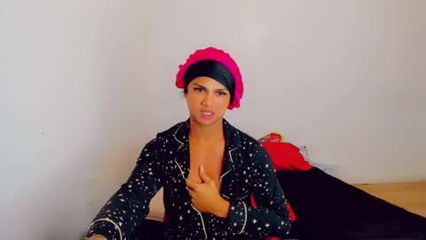 Snapshot of sacha_candy chatting on December 2024 07:56:01 PM Sacha online show from December 2024 07:56:01 PM