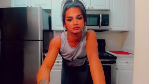 Snapshot of sacha_candy chatting on February 2025 01:22:01 AM Sacha online show from February 2025 01:22:01 AM