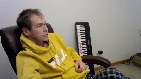 Snapshot of sae1900 chatting on November 2025 08:35:02 PM sae1900 online show from November 2025 08:35:02 PM