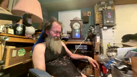 safety_fist online show from January 2025 06:17:01 AM