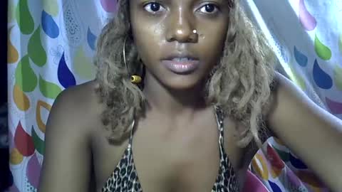 safira19 online show from September 2025 04:12:02 AM