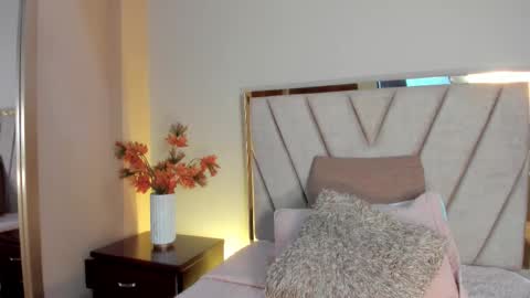 Sagira Belle online show from December 2025 06:17:01 PM