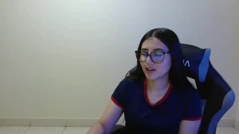 Sahaliefox  online show from February 2026 05:20:01 PM