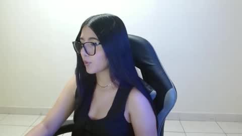 Sahaliefox  online show from April 2026 05:05:02 PM