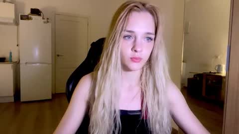 Sofia online show from October 2025 11:02:02 PM