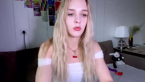 Sofia online show from October 2025 02:17:02 PM