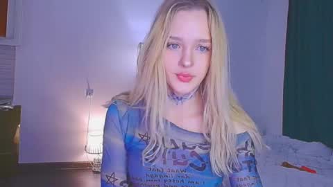 Sofia online show from April 2026 07:39:01 PM