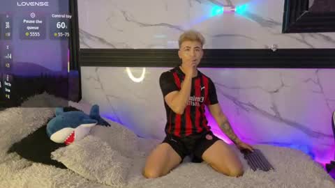 Snapshot of saimonvela chatting on July 2026 11:04:02 AM Juan online show from July 2026 11:04:02 AM