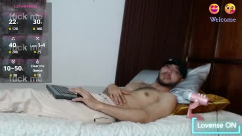 Snapshot of saint_castle chatting on July 2026 06:29:01 PM Saint Castle online show from July 2026 06:29:01 PM