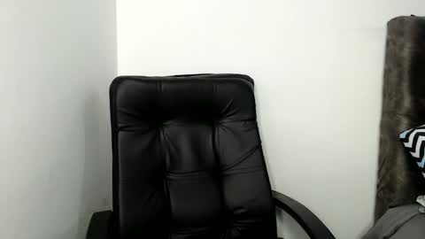 Snapshot of sakhmett chatting on December 2025 11:55:02 PM Sarah online show from December 2025 11:55:02 PM