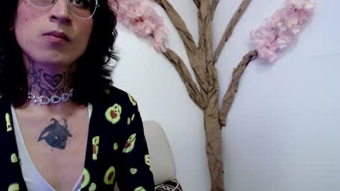 Hikari online show from October 2025 07:25:02 PM