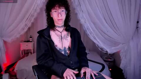 Snapshot of salemqueer_ chatting on February 2026 05:08:01 PM Sam online show from February 2026 05:08:01 PM