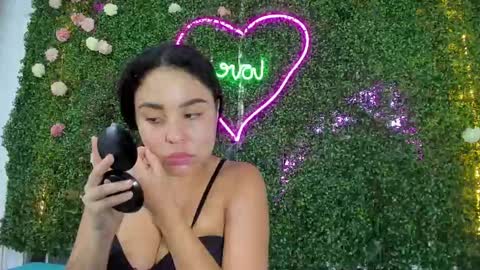 Snapshot of salome_domi chatting on February 2025 05:31:01 PM salome online show from February 2025 05:31:01 PM