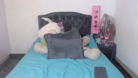 yenny online show from October 2025 03:14:02 AM