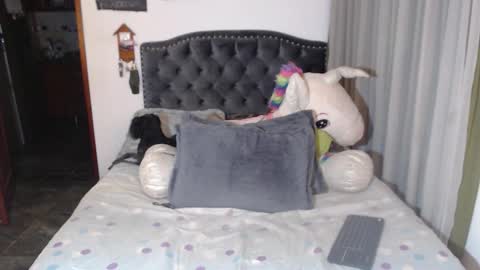 yenny online show from March 2026 03:22:02 AM