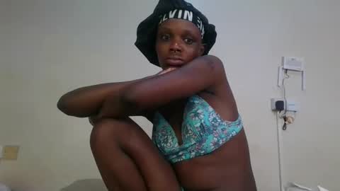 Snapshot of saltysugar20 chatting on May 2026 06:00:01 AM Sugarbabe online show from May 2026 06:00:01 AM