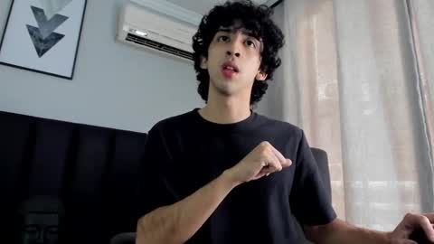 Snapshot of salvatore_monterey chatting on March 2025 02:32:01 PM salvatore online show from March 2025 02:32:01 PM