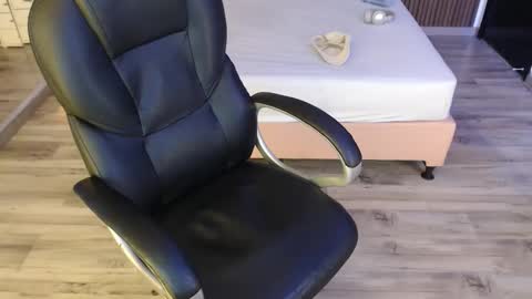 SAM MANSON online show from October 2025 12:27:01 PM