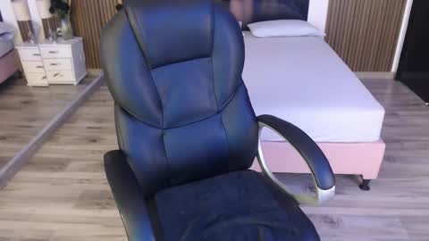 SAM MANSON online show from October 2025 12:38:01 PM