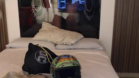 SAM MANSON online show from March 2026 12:11:01 PM