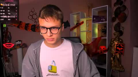 Sam online show from October 2025 07:30:02 PM