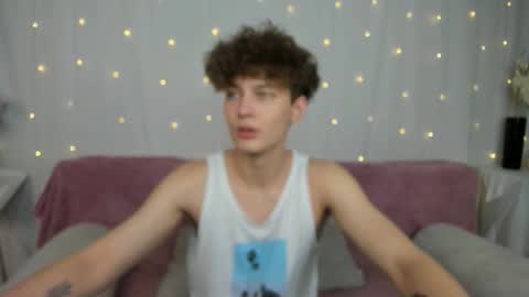 Snapshot of samanie_ chatting on October 2025 11:33:01 AM Sam online show from October 2025 11:33:01 AM