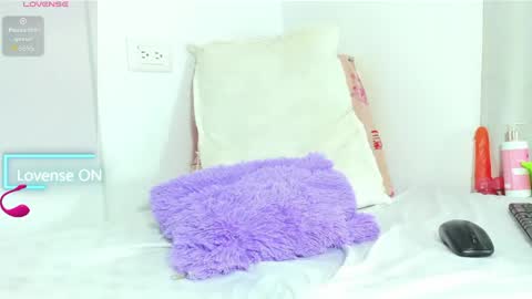 Snapshot of samanta_little chatting on May 2026 12:15:01 AM Samantha online show from May 2026 12:15:01 AM