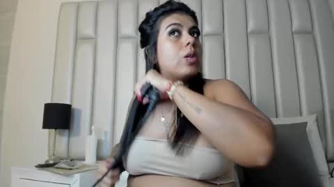 SAMANTA  online show from November 2025 01:19:02 AM