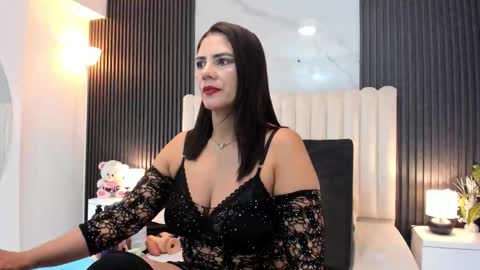 Samantha online show from November 2025 04:22:01 AM