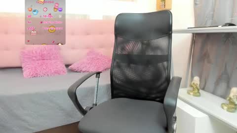 Snapshot of samantha_fox8 chatting on December 2025 10:33:01 AM online show from December 2025 10:33:01 AM