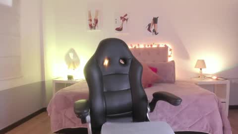 Snapshot of samantha_spike chatting on May 2026 07:51:02 PM Samantha online show from May 2026 07:51:02 PM