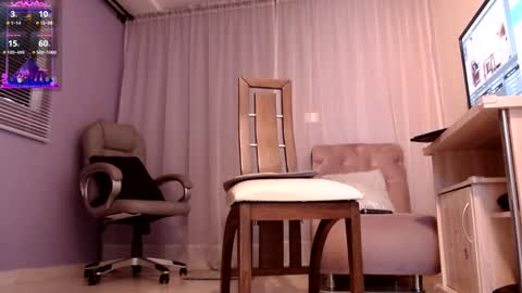 Snapshot of samantha_thompsoon chatting on January 2025 12:05:01 PM samantha_thompsoon online show from January 2025 12:05:01 PM