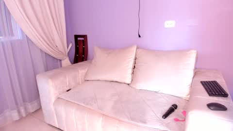 samantha_thompsoon online show from November 2025 09:28:01 PM