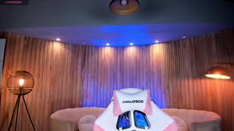 Snapshot of samanthaklein_ chatting on February 2025 03:39:02 AM Samantha Klein online show from February 2025 03:39:02 AM