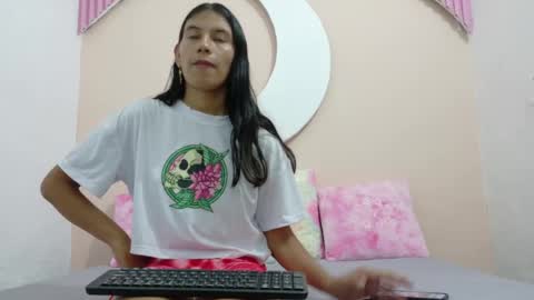Snapshot of samanthalaurent chatting on May 2026 07:11:02 PM samanthalaurent online show from May 2026 07:11:02 PM