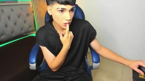 Snapshot of samblack_ chatting on September 2025 12:37:02 PM Sam online show from September 2025 12:37:02 PM