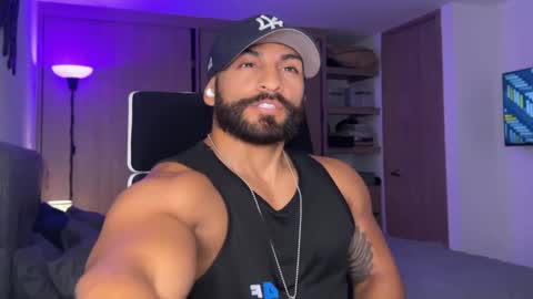 Snapshot of samdornan chatting on January 2025 04:00:02 PM Sam Dornan online show from January 2025 04:00:02 PM