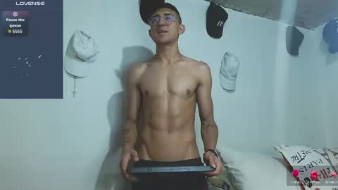 Snapshot of samfox_ chatting on March 2026 11:28:02 AM SAM online show from March 2026 11:28:02 AM