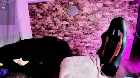 samiacooper25 online show from April 2026 07:44:01 AM