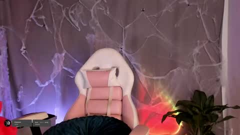 Sam    online show from November 2025 02:18:02 PM