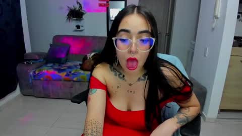 Snapshot of samismith77 chatting on April 2026 11:43:02 PM SARA online show from April 2026 11:43:02 PM