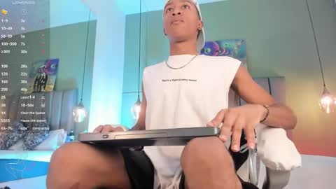 sammyyadams_ online show from October 2025 12:45:02 PM