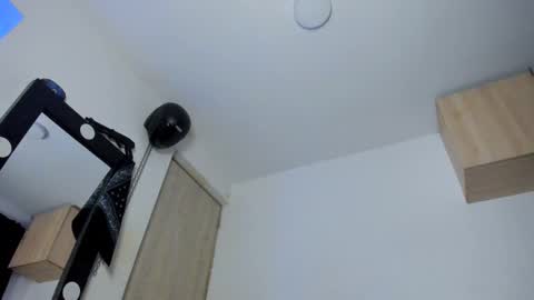   online show from November 2025 05:19:02 AM